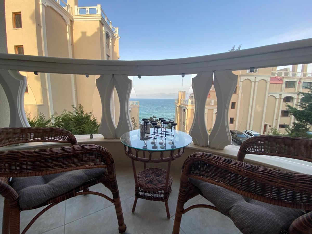 Luxurious And Panoramic Apartments At The Beach In La Mer Complex Golden Sands Exterior photo
