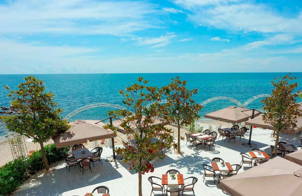 Luxurious And Panoramic Apartments At The Beach In La Mer Complex Golden Sands Exterior photo
