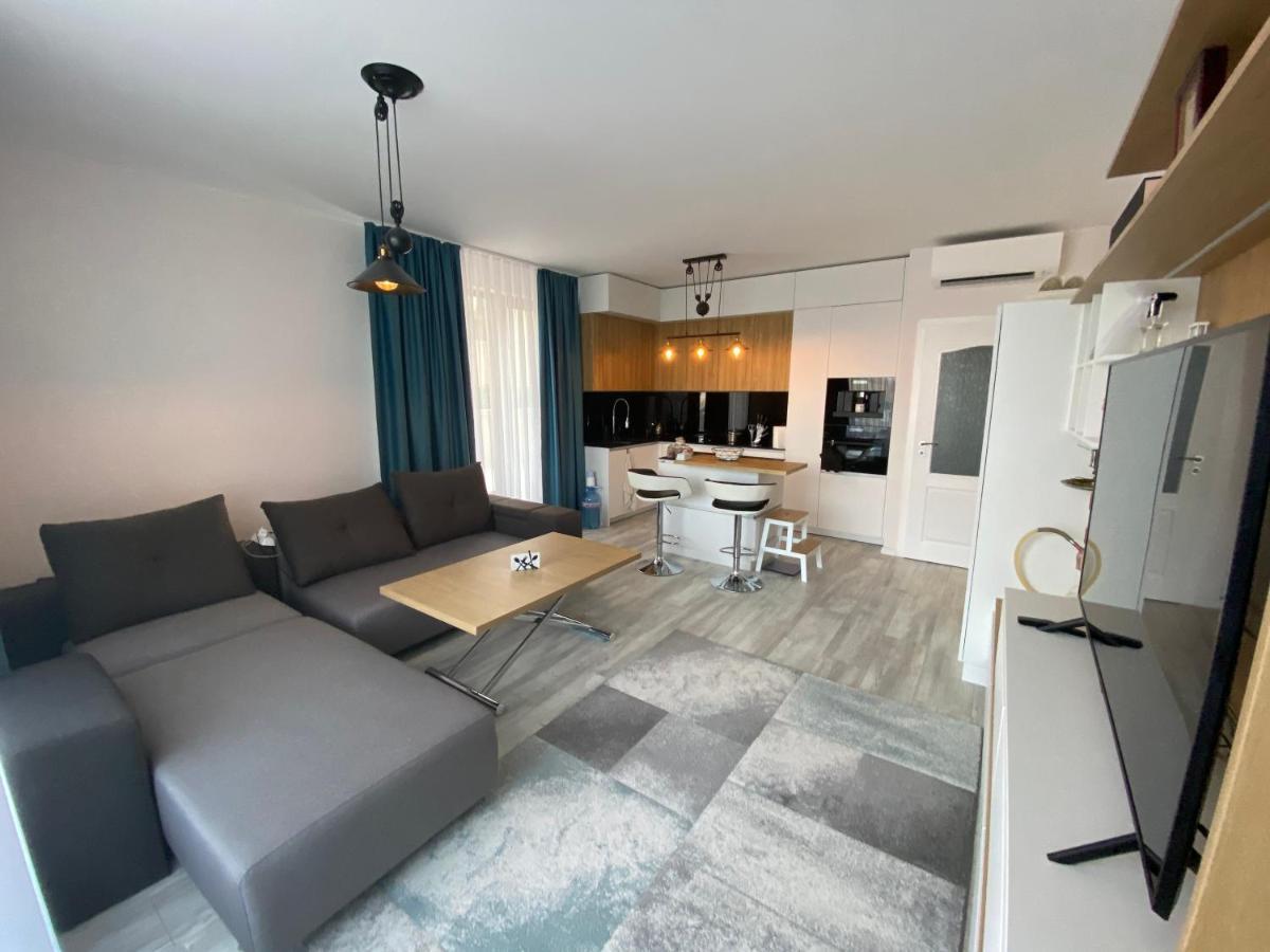 Luxurious And Panoramic Apartments At The Beach In La Mer Complex Golden Sands Exterior photo