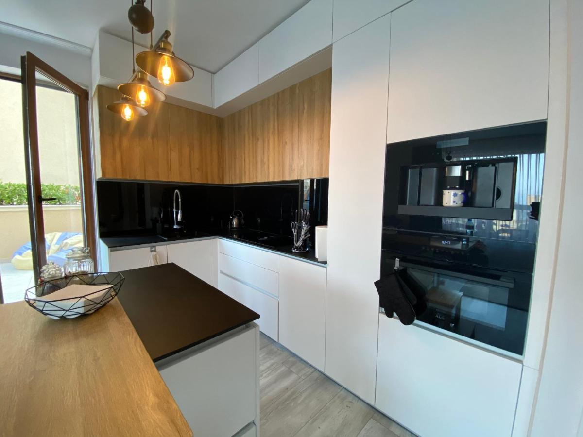 Luxurious And Panoramic Apartments At The Beach In La Mer Complex Golden Sands Exterior photo