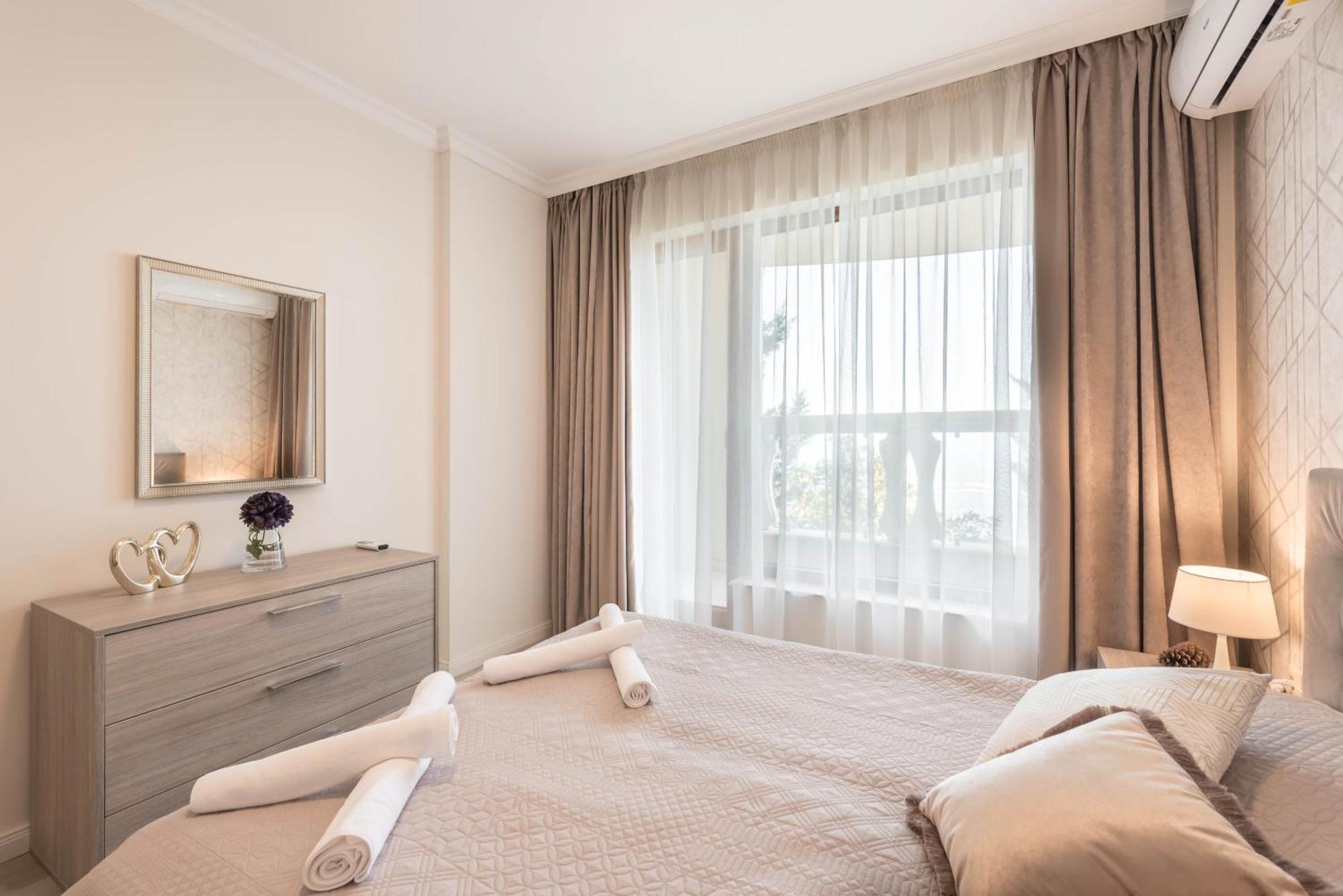 Luxurious And Panoramic Apartments At The Beach In La Mer Complex Golden Sands Exterior photo
