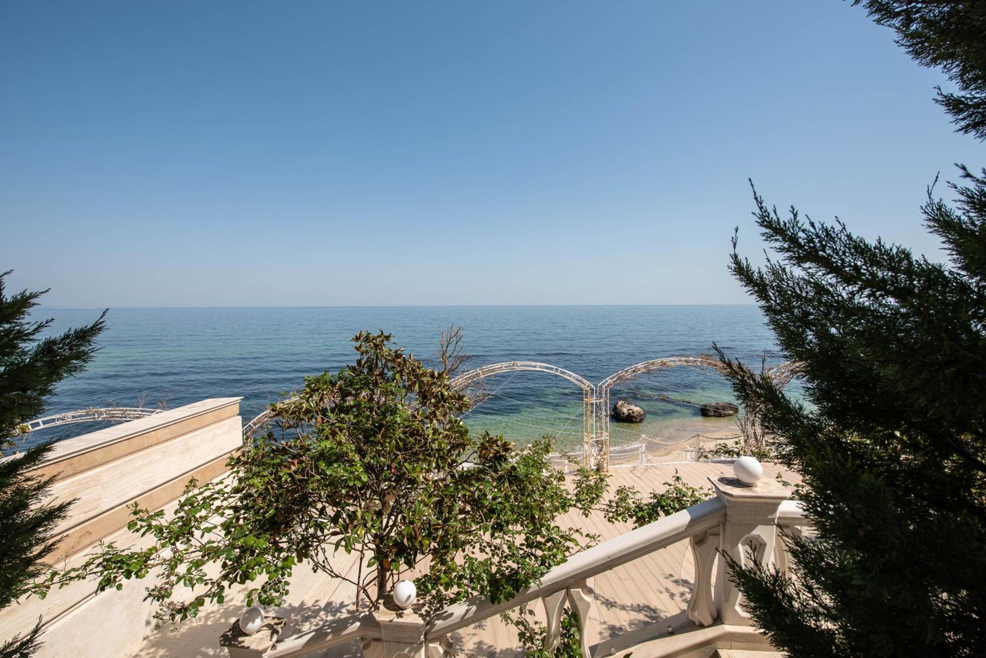 Luxurious And Panoramic Apartments At The Beach In La Mer Complex Golden Sands Exterior photo