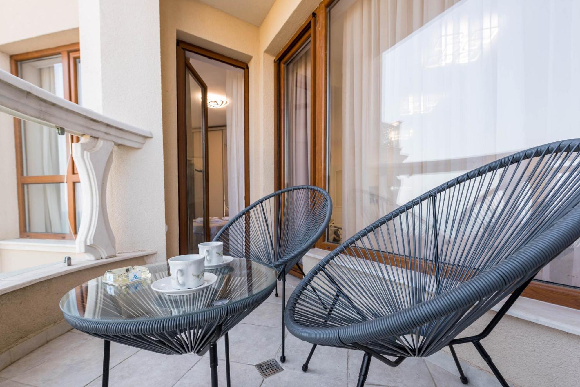 Luxurious And Panoramic Apartments At The Beach In La Mer Complex Golden Sands Exterior photo